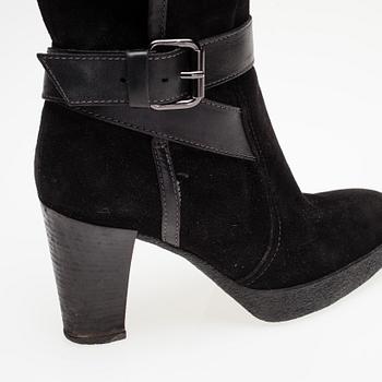 SKOR, Tod's.