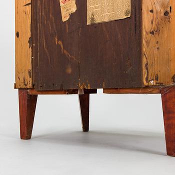 Chest of drawers, late Gustavian, early 19th century, with parts from the early 20th century.