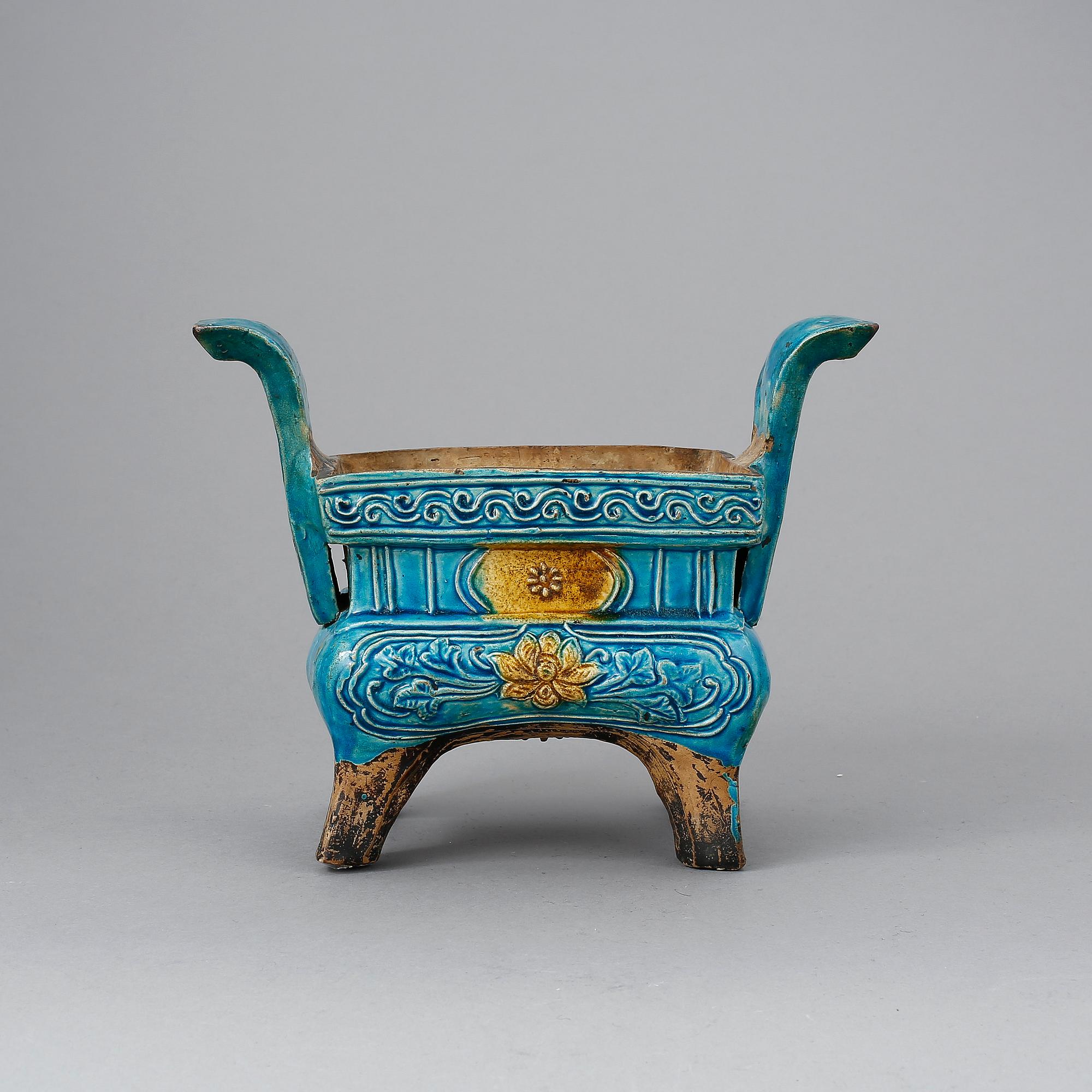 RÖKELSEKAR, lergods, Kina, troligen Mingdynastin.