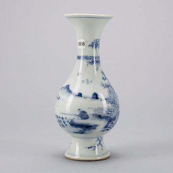 VAS, porslin. Qing dynastin.