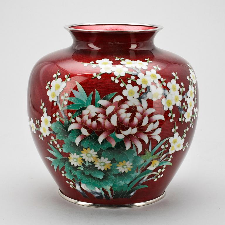 VAS, cloisonné, Japan. 1900-tal.