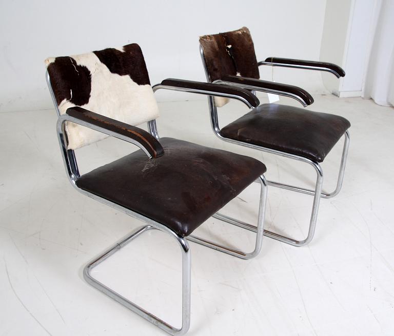 KARMSTOLAR, ett par, 1900-talets första hälft.