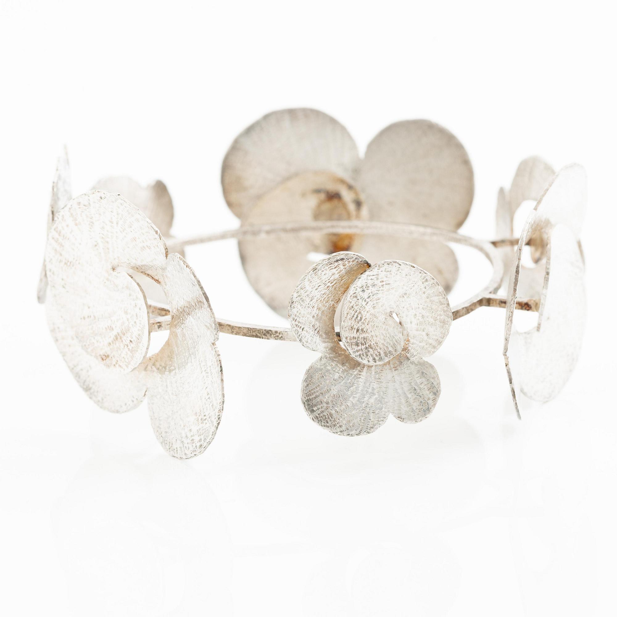 PA Lundahl-Terrs, a bridal crown, silver.