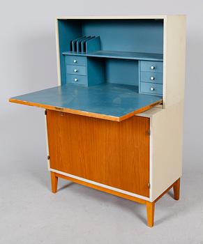 BOKHYLLA, 3 sektioner, teak och vit och blåmålat  trä, 1950-tal.