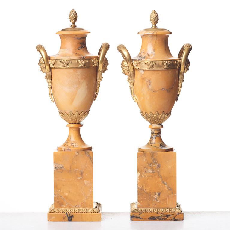 CASOLETTER/LJUSSTAKAR, empire, 1800-talets början.
