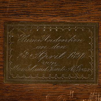 SCHATULL MED SILVERBESTICK, 103 delar, Tyskland, 800 haltigt silver, omkring 1896, total vikt ca. 5600 g.