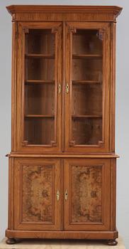 BOKSKÅP, nyrenässans, 1800-talets slut.