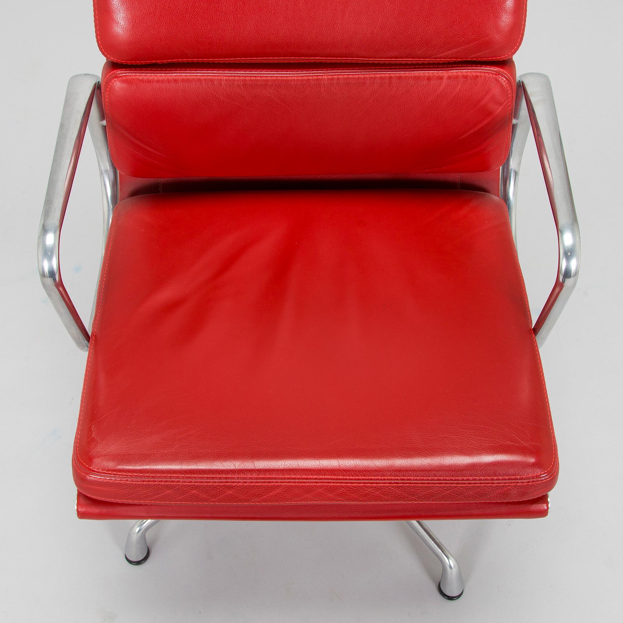 Charles & Ray Eames, työtuoli, 'Soft Pad Chair EA217', Vitra.