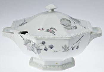 TE- KAFFE- OCH MATSERVIS, 88 delar, porslin, "Maria Björnbär" Rosenthal.