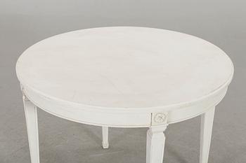 A LATE GUSTAVIAN STYLE TABLE MID 20TH CENTURY.