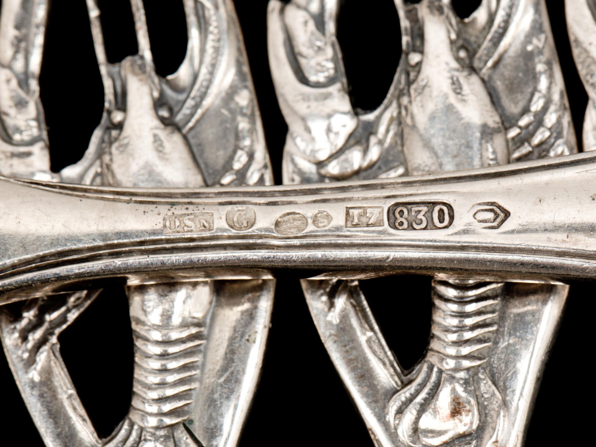 HUMMERGAFFLAR, 12 st. Silver, svenska importstämplar 1921. Ca 440 g.
