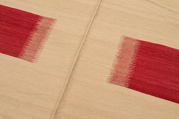 Matta, slätvävd, ca 240 x 165 cm.