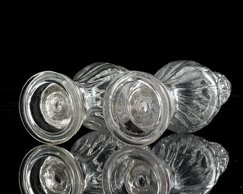 SOCKERRUSKOR, två stycken, glas. Sverige, 1700-tal. Sannolikt Kosta eller Limmared.