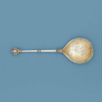 917. A Scandinavian 17th century parcel gilt spoon, unmarked.