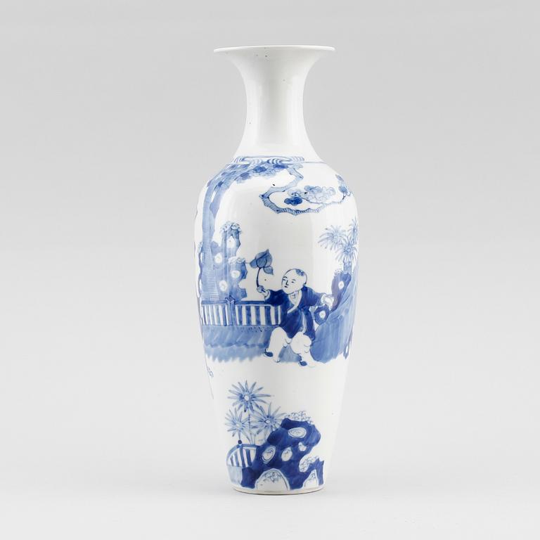 VAS, porslin, Kina, 1800-tal.