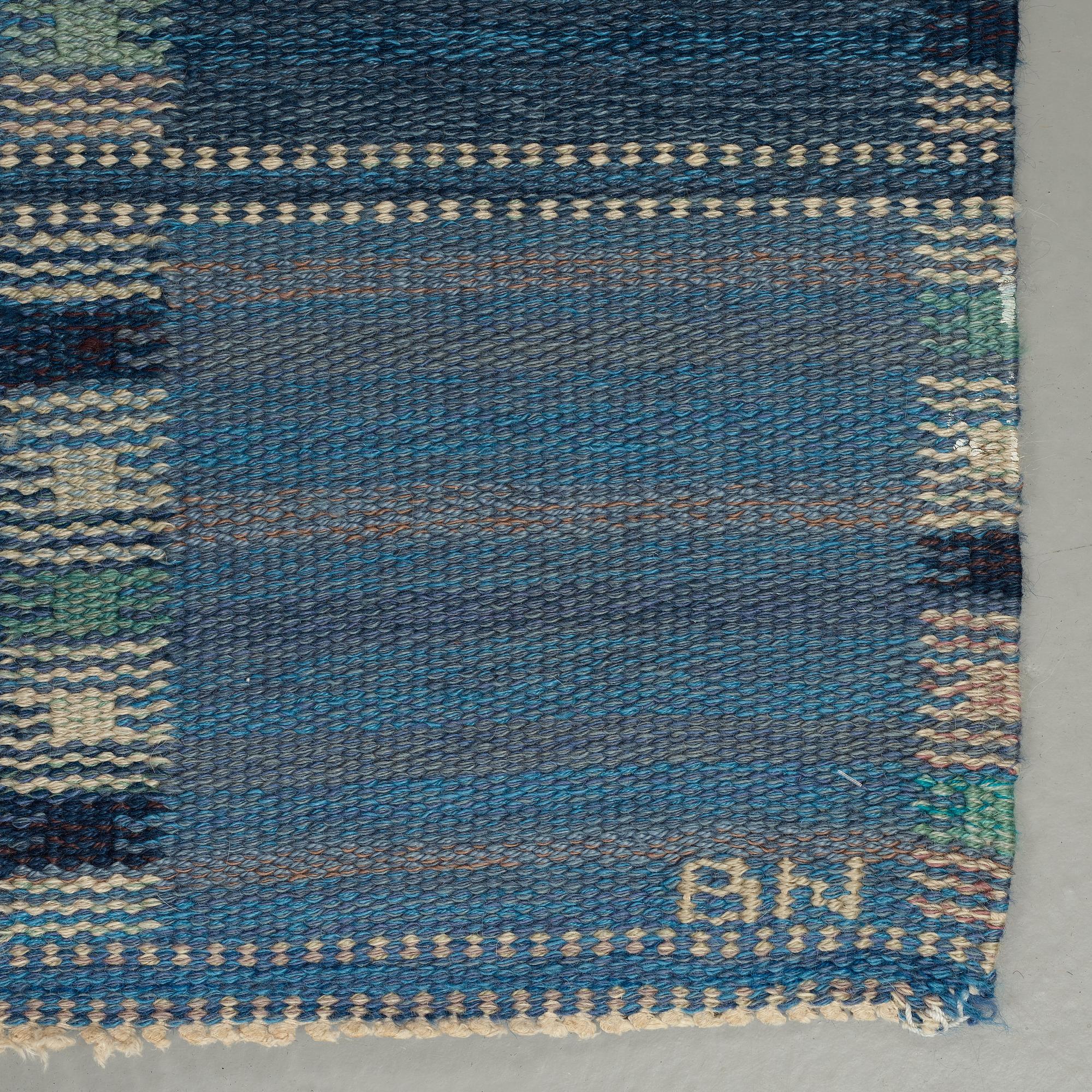 MATTA, "Falurutan starkblå", rölakan, ca 196,5 x 139,5 cm, signerad AB MMF BN.