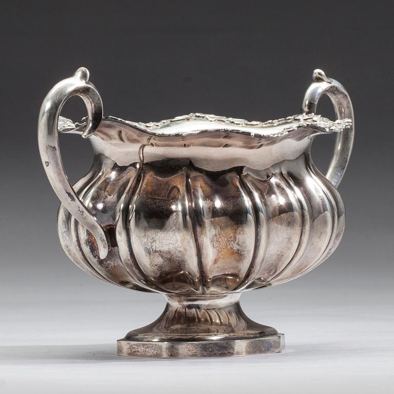 SKÅL, silver, Hjalmar Fagerroos, Helsingfors 1916. Vikt 501,4 g.