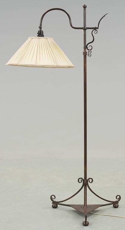 GOLVLAMPA, smide, 1900-talets första hälft.