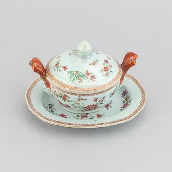 A famille rose butter tureen with cover and stand, Qing dynasty, Qianlong (1736-95).
