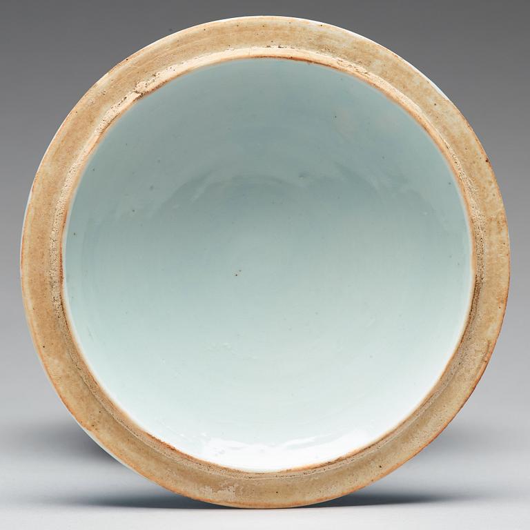 SKÅL med LOCK, porslin. Korea, Choson, 1800-tal.