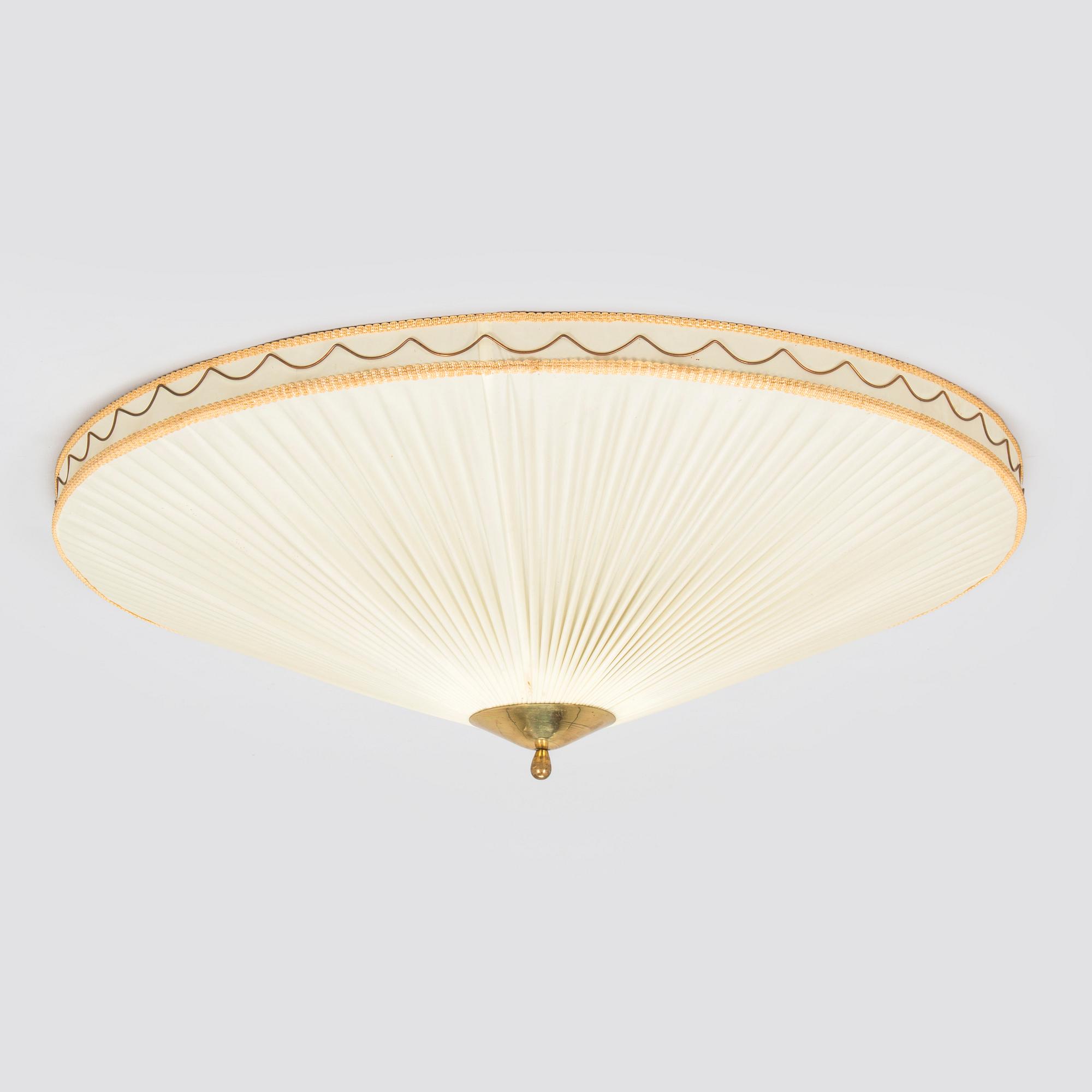 Takplafond 1900-talets mitt.