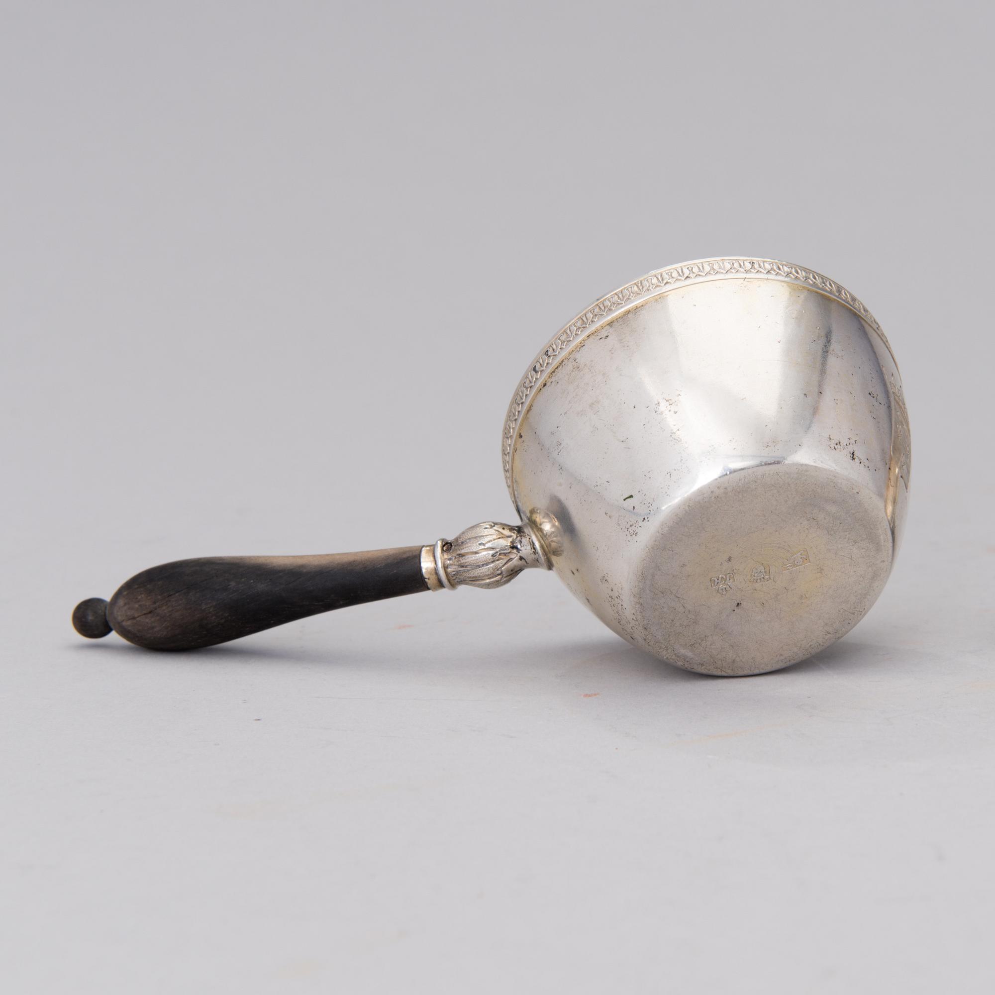 English sterling silver brandy pan with lid, Jonathan Hayne, 1816/1821-1836. Total weight 170 g.