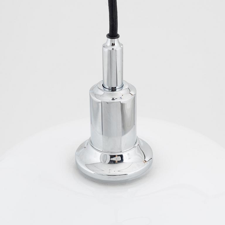Poul Henningsen, taklampa, "PH 3/2", Louis Poulsen, Danmark.