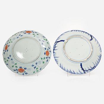 Two large Japanese chargers, Meiji period (1868-1912).