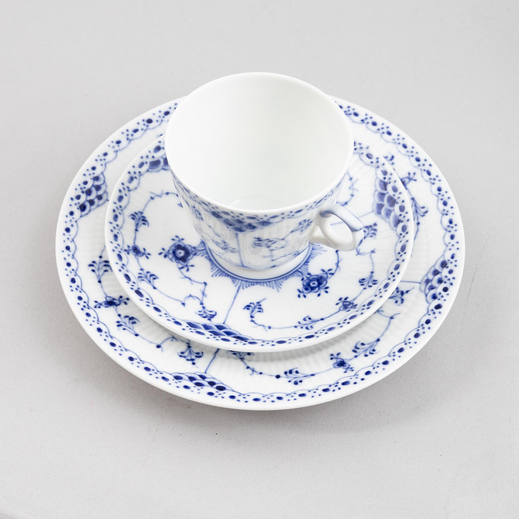 Royal Copenhagen, mat och kaffeservis, 104 delar, "Musselmalet", halvblonde, Danmark, 1900-tal.