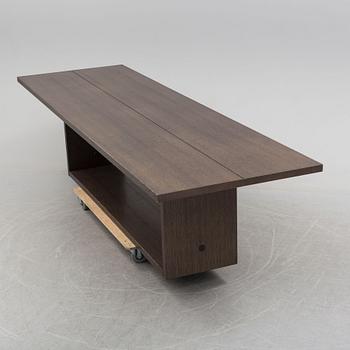 An oak dining table 'Argo' by Antonio Cittero B&B Italia.