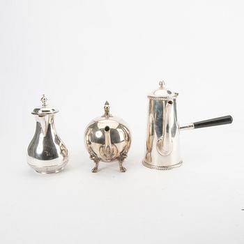 A set of three epns coffee and tea pots, 20th century.