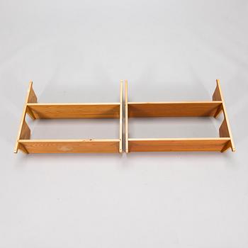 Seinähyllyjä, 2 kpl, 1900-luvun puoliväli.