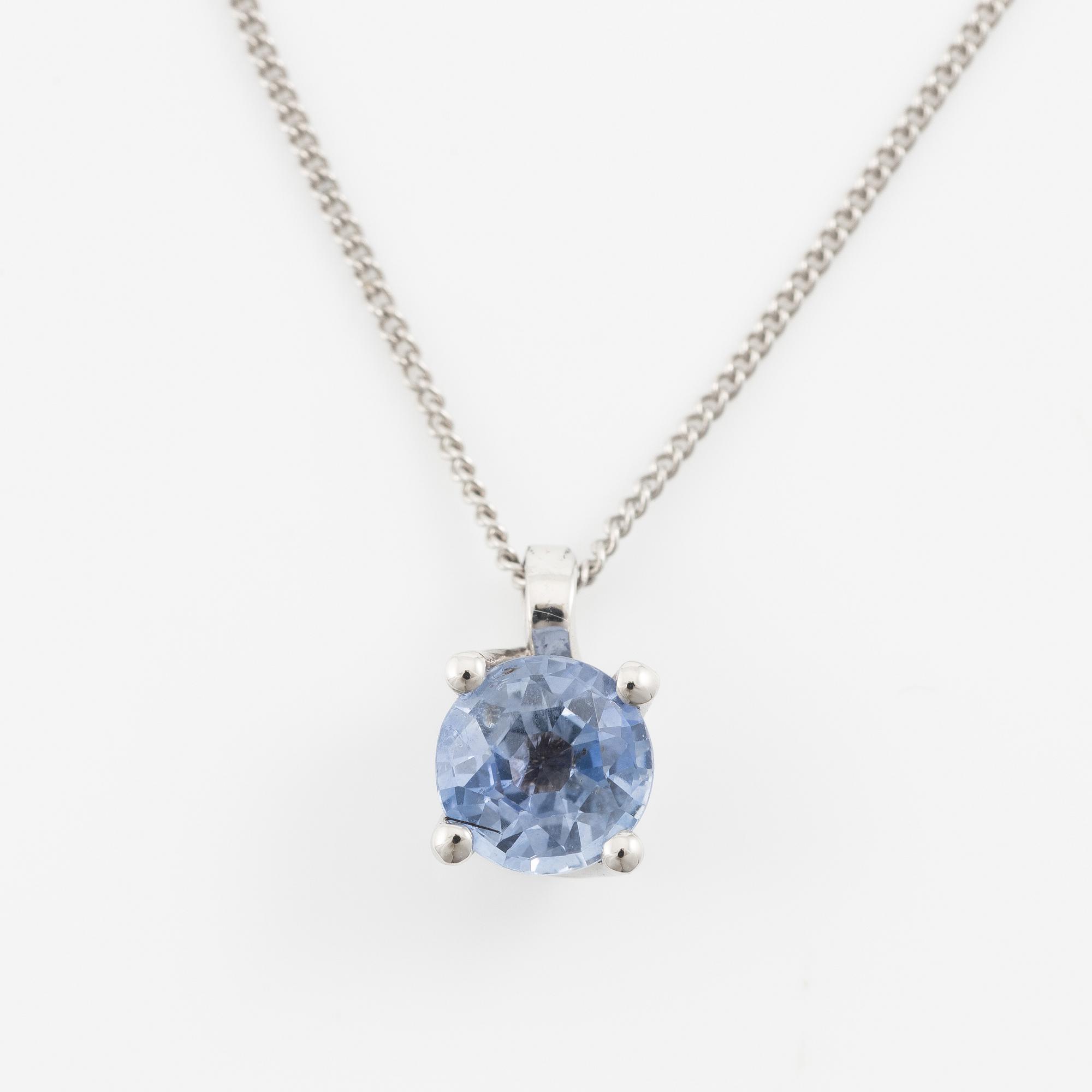 Necklace 14K white gold with sapphire.