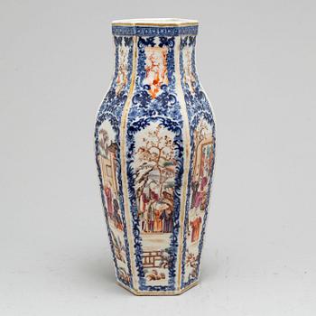 A famille rose vase, Qing dynasty, Qianlong (1736-95).