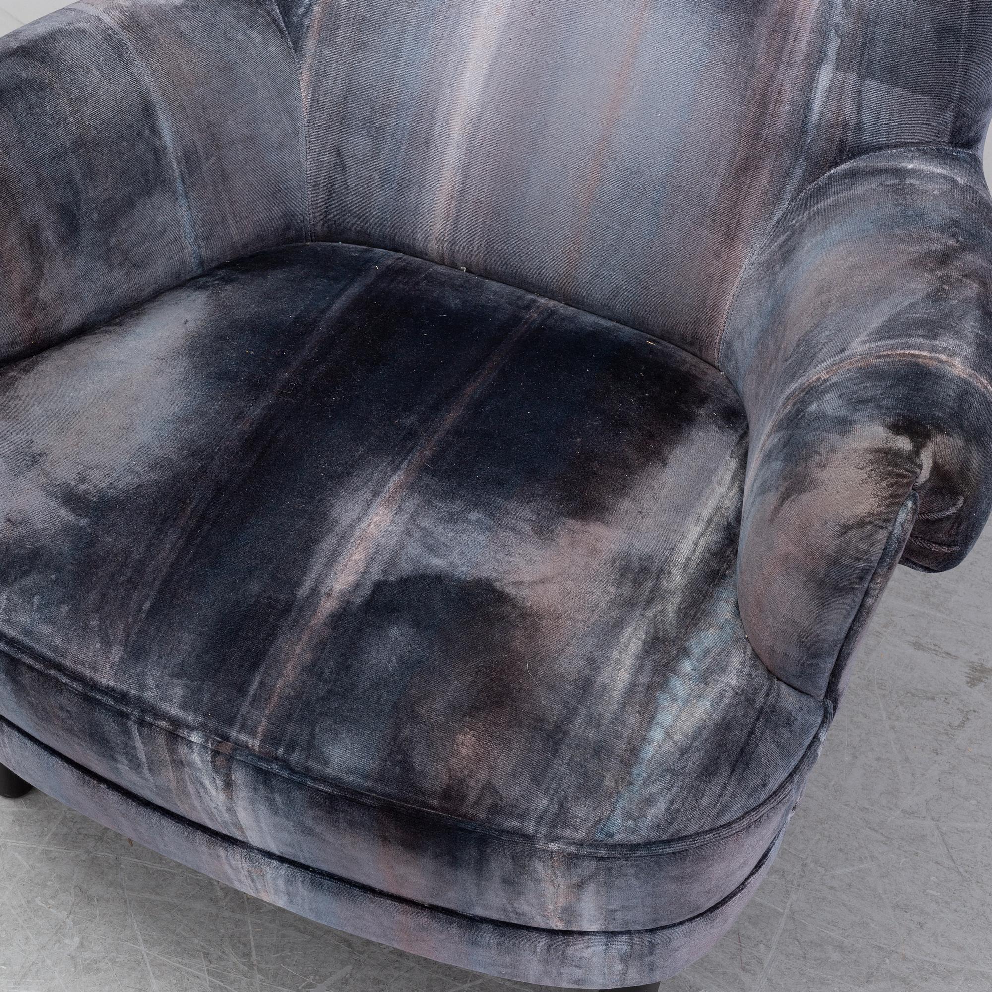 Carl Malmsten, fåtölj, "Rundrygg", AB O.H. Sjögren, 2016.