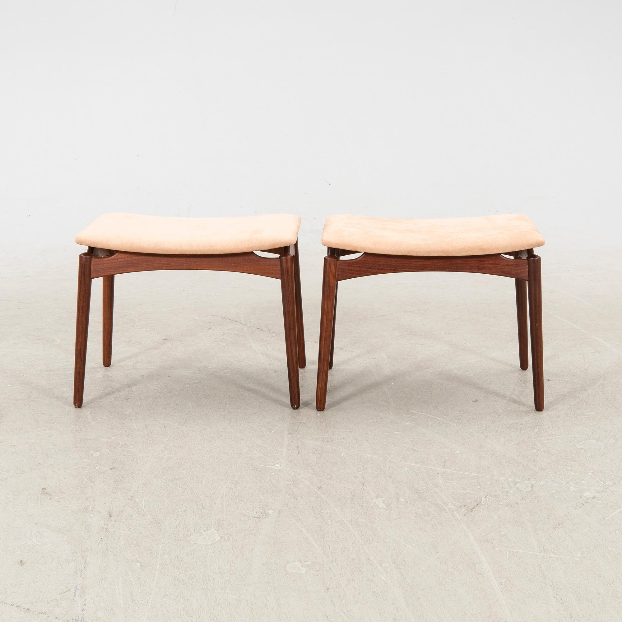 Sigfrid Omann, stools a pair, Ølholm Møbelfabrik  mid 20th century.
