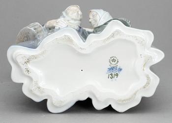 FIGURIN, porslin, Christian Thomsen, Royal Copenhagen.