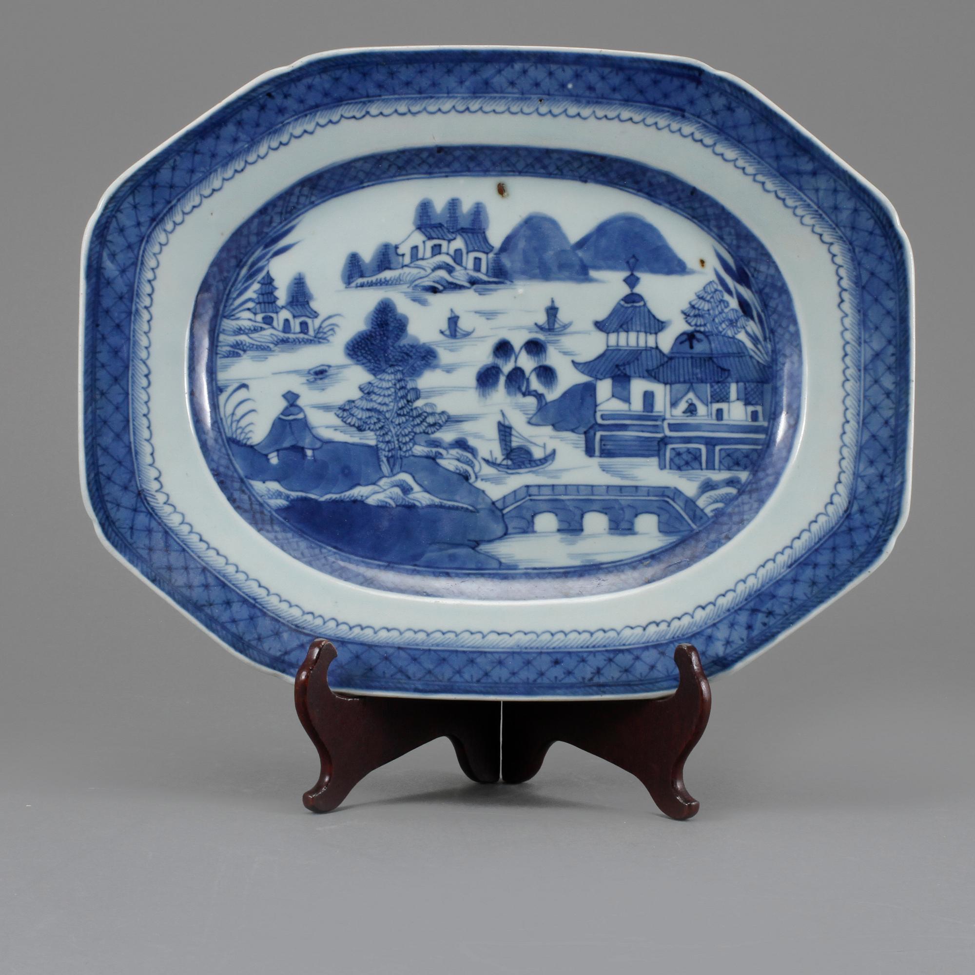 STEKFAT, porslin, Kina, Jiaqing (1796-1820).