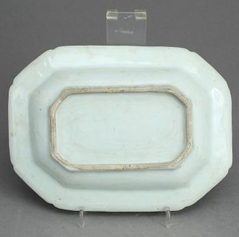 STEKFAT, porslin, Kina, Qianlong (1736-95).
