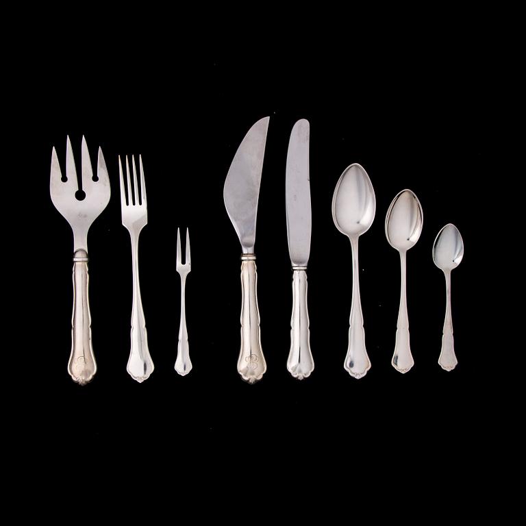 BESTICKUPPSÄTTNING i SCHATULL, 35 delar, silver, "Chippendale". Vikt utan knivar och tårtbestick 710 g.