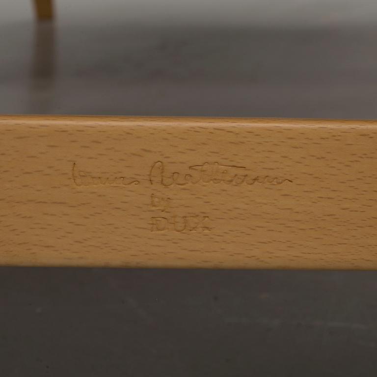 FÅTÖLJ OCH FOTPALL, Bruno Mathson, Dux, 1900-talets andra hälft.