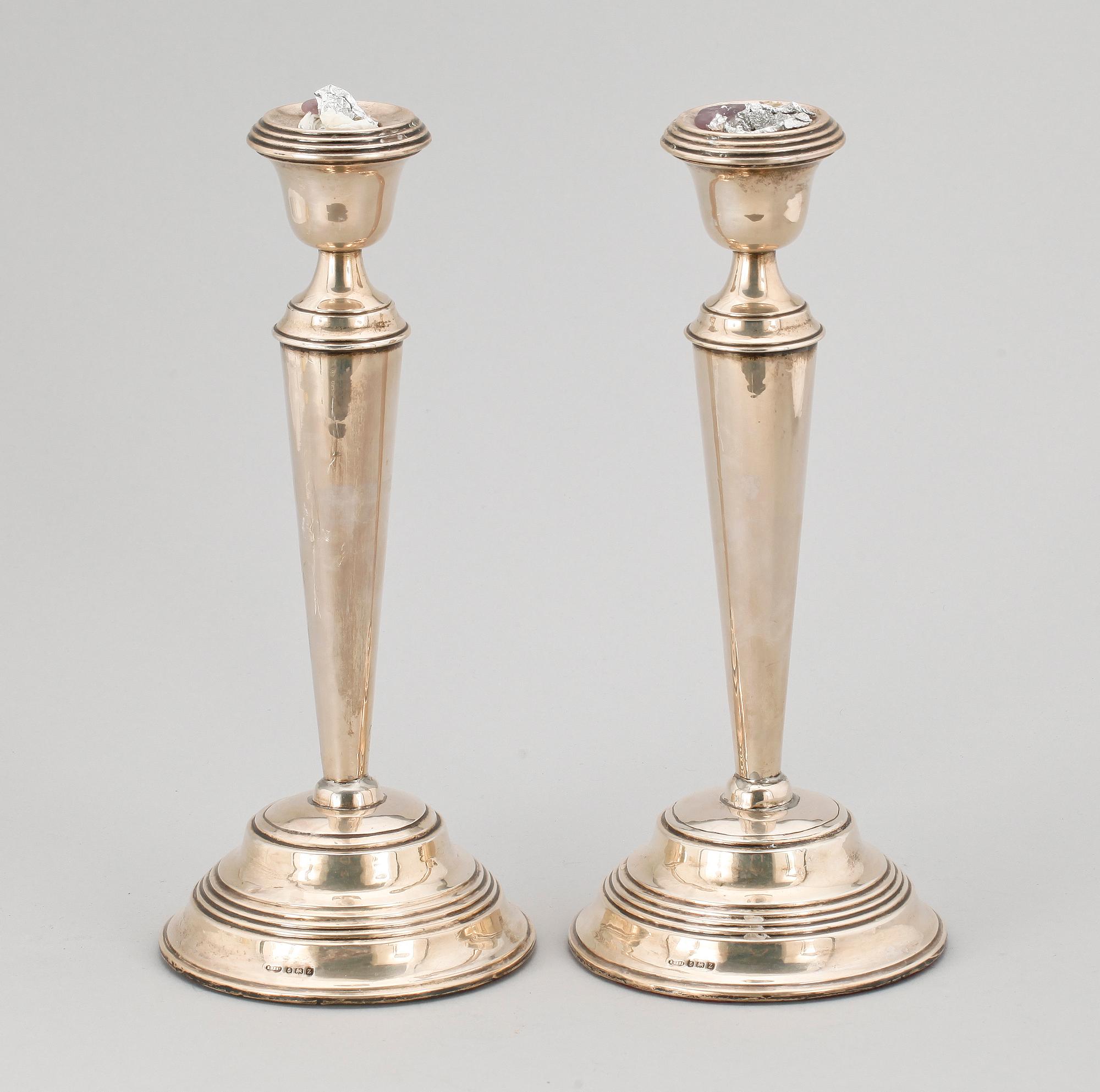 LJUSSTAKAR, ett par, silver, Birmingham England, 1924.