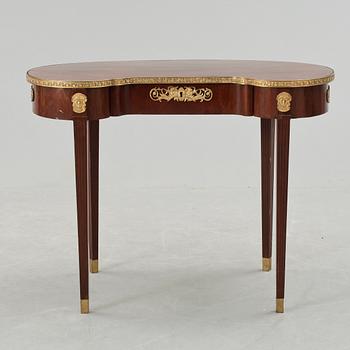 DAMSKRIVBORD, empire, troligen Ryssland, 1800-talets första hälft.