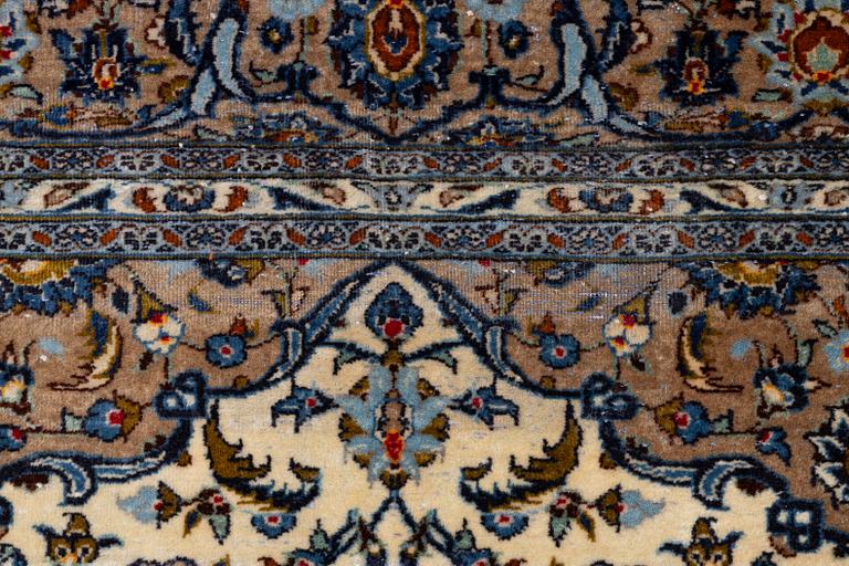 Matta, Keshan, ca 346 x 243 cm.