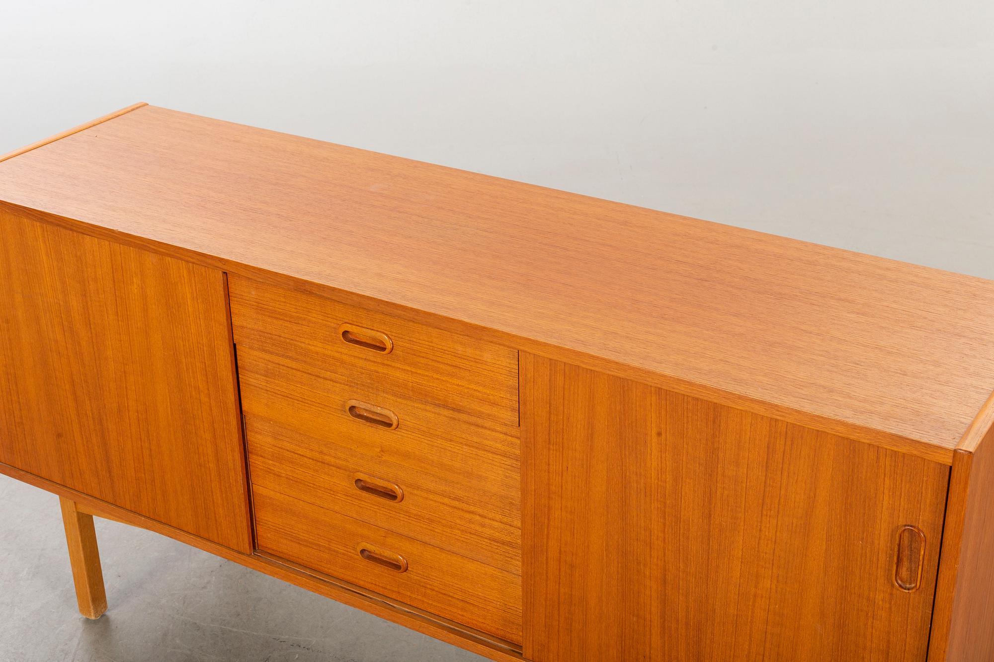 SIDEBOARD, 1960-tal, teak.