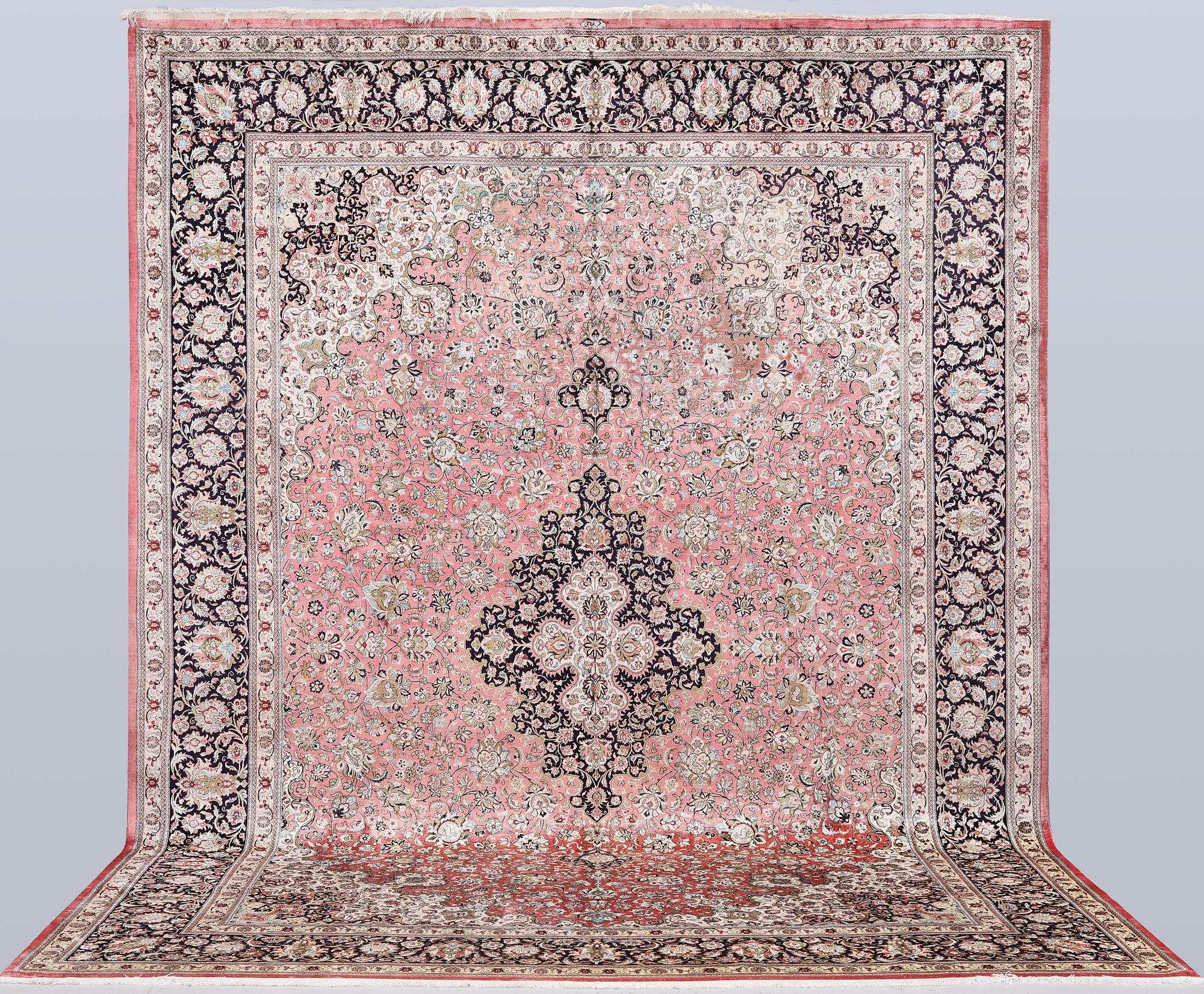 Matta, Ghom, äldre, 398 x 293 cm.