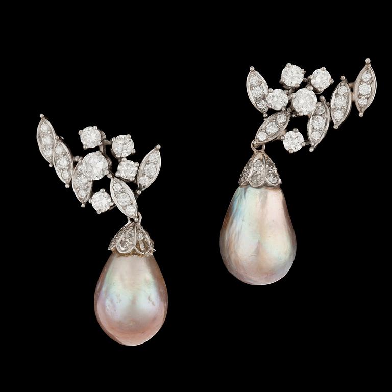 A pair of grey natural pearl and brilliant cut diamond earrings, tot. app. 1.40 cts.