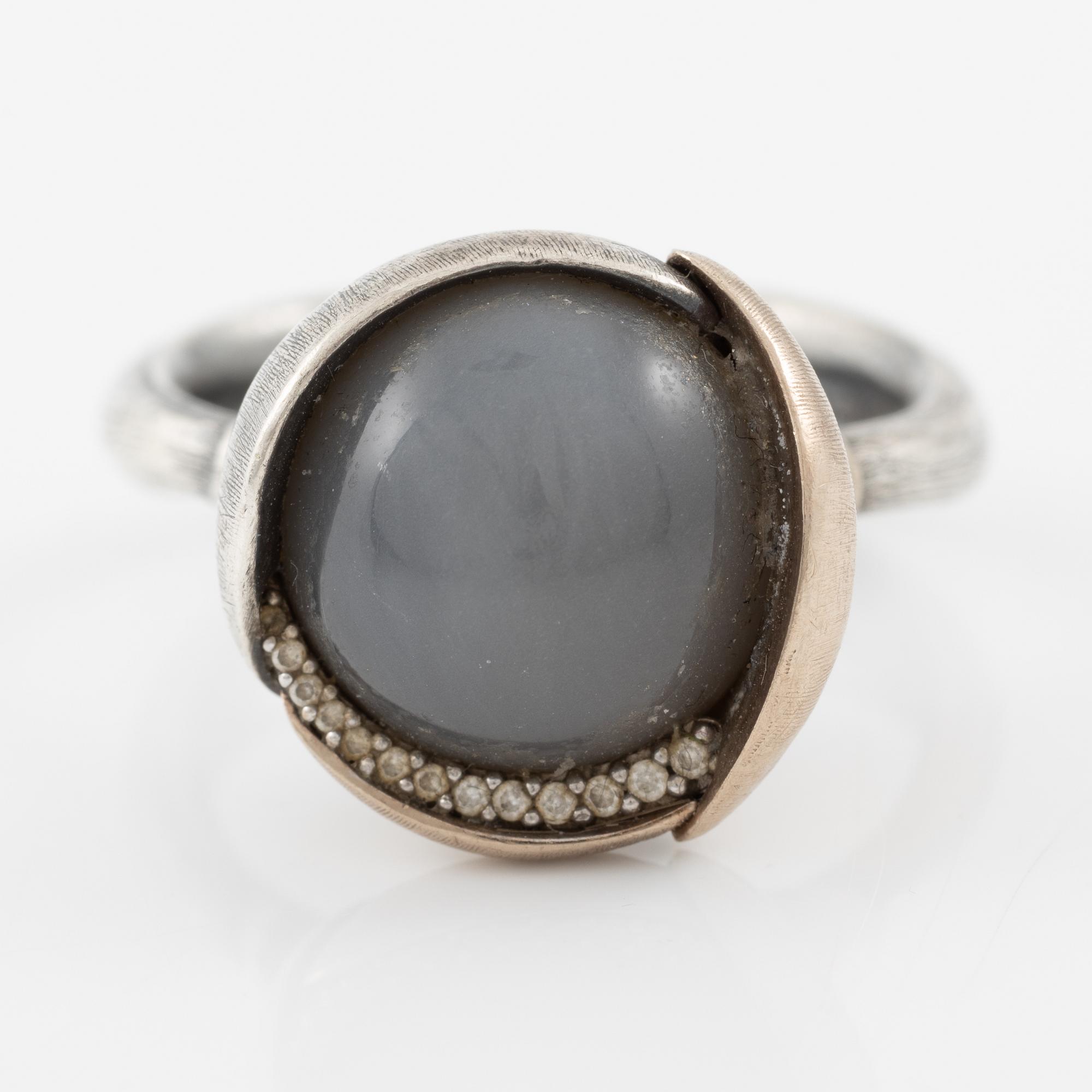 Charlotte Lynggaard, Ole Lynggaard, ring, silver, "Lotus" with cabochon-cut grey moonstone and brilliant-cut diamonds.