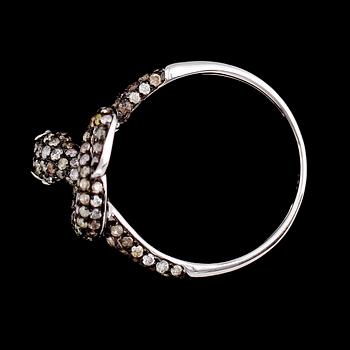 RING, 18 k guld, diamanter tot ca 0.68 ct, rubiner.