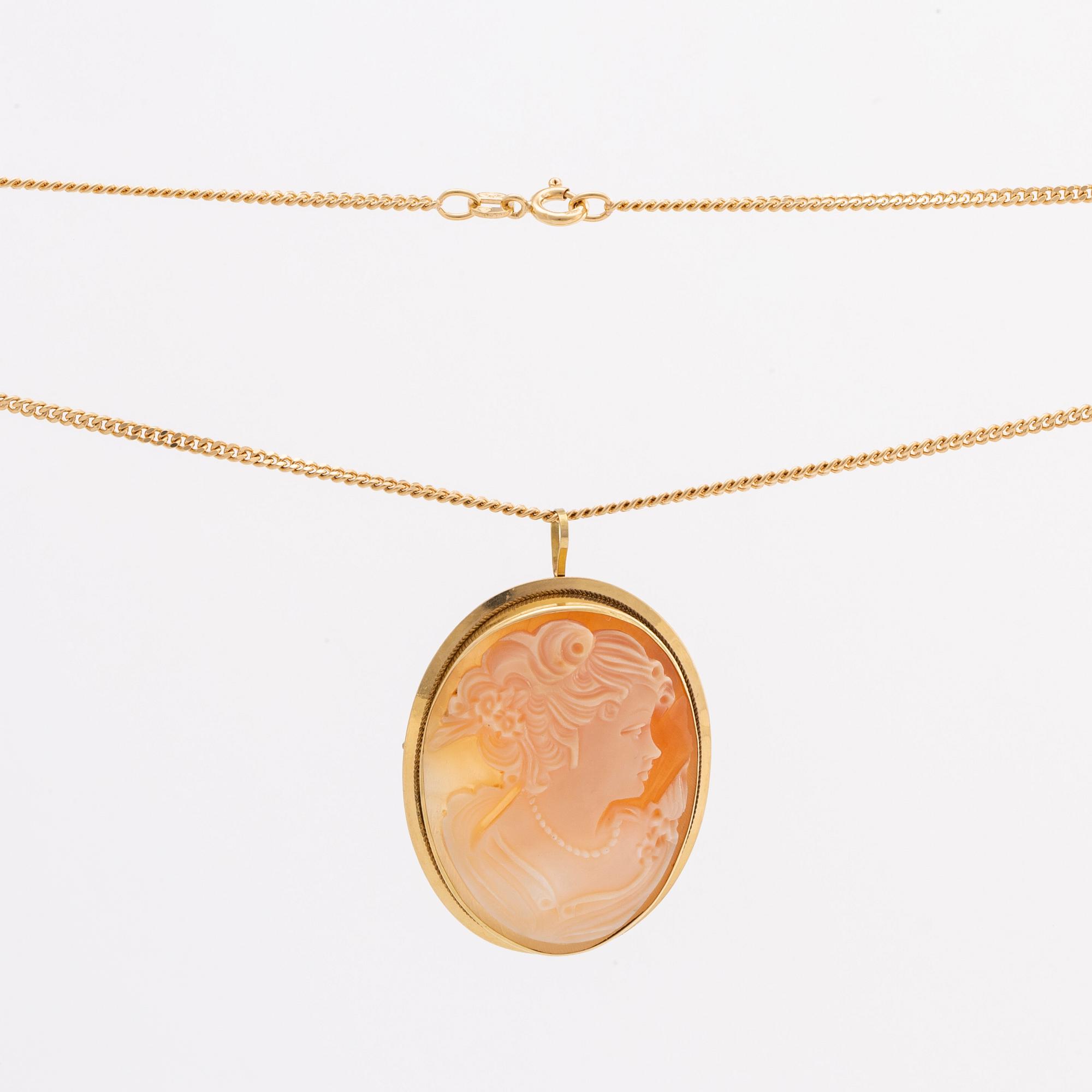 HÄNGE m kedja,18K guld med  snäckcamé ca 3 x 2 cm.